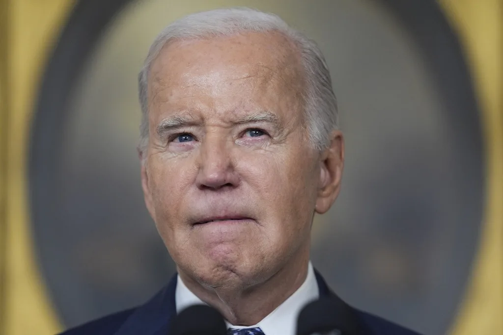 Biden policy to help IRS collect up to $851 billion in back taxes from ultra-wealthy Biden policy to help IRS collect up to $851 billion in back taxes from ultra-wealthy