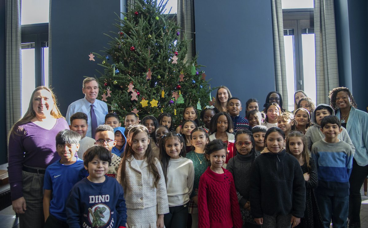 Fairfax County kids bring holiday cheer to Capitol Hill Fairfax County kids bring holiday cheer to Capitol Hill